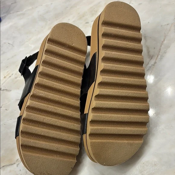 Black and Tan Strappy Sandals - Picture 3 of 4